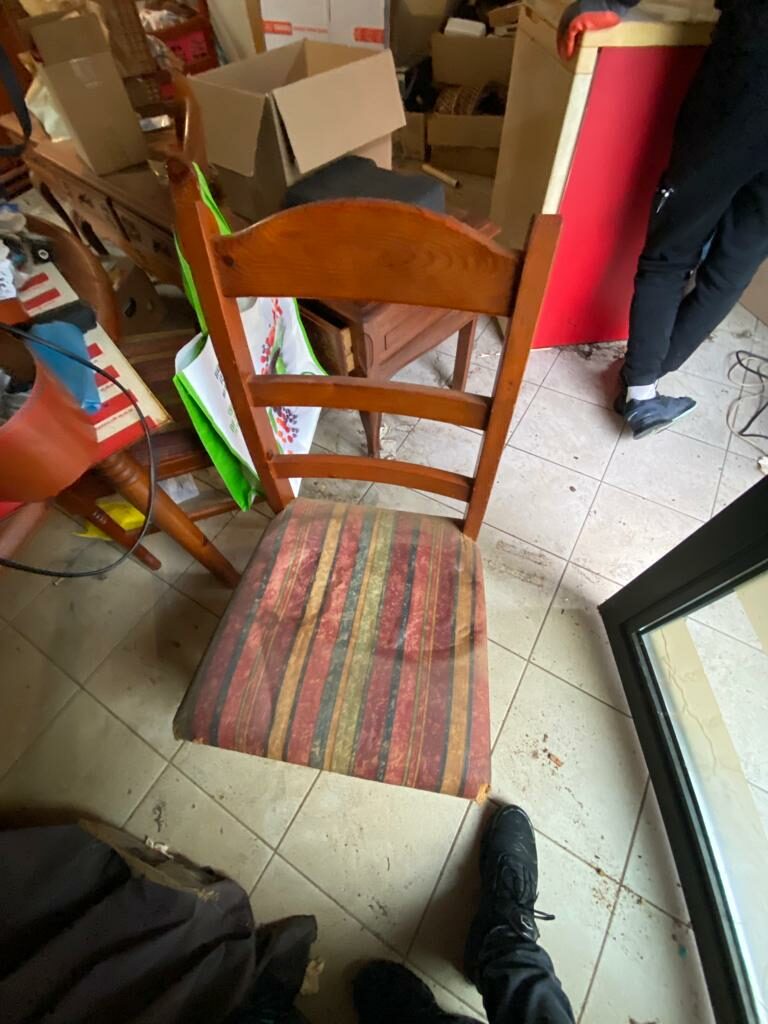 Intervention de débarras en cours à Liège